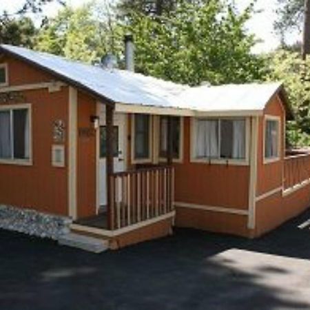 Sleepy Hollow Cabins And Hotel Crestline Екстериор снимка