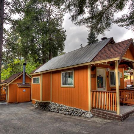 Sleepy Hollow Cabins And Hotel Crestline Екстериор снимка