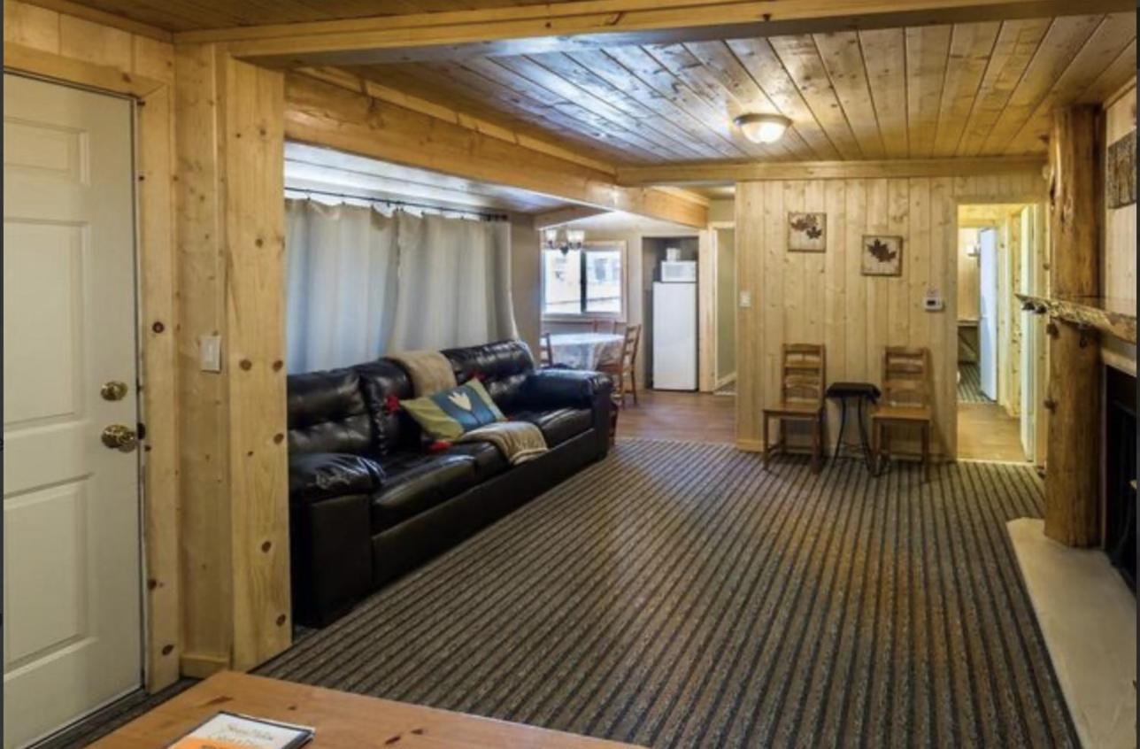Sleepy Hollow Cabins And Hotel Crestline Екстериор снимка