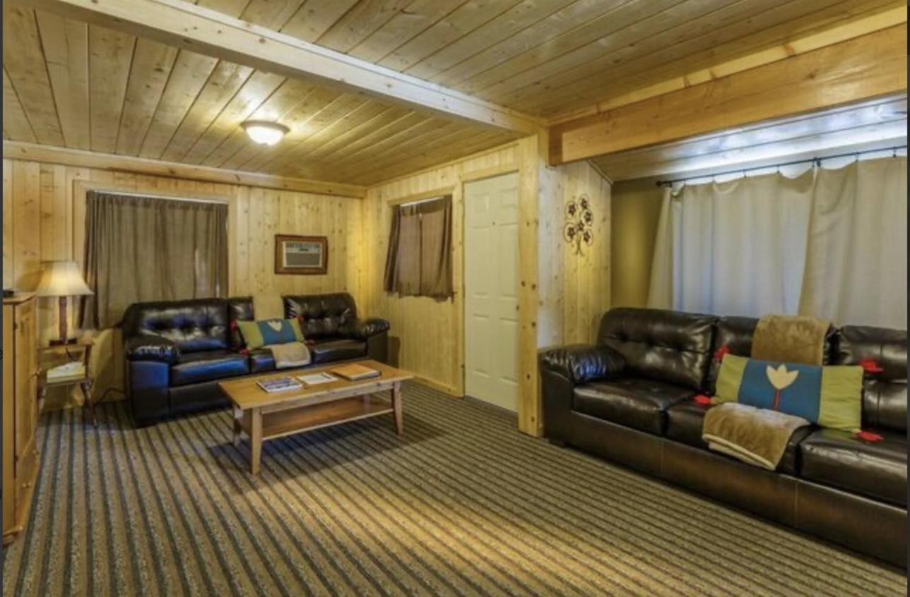 Sleepy Hollow Cabins And Hotel Crestline Екстериор снимка