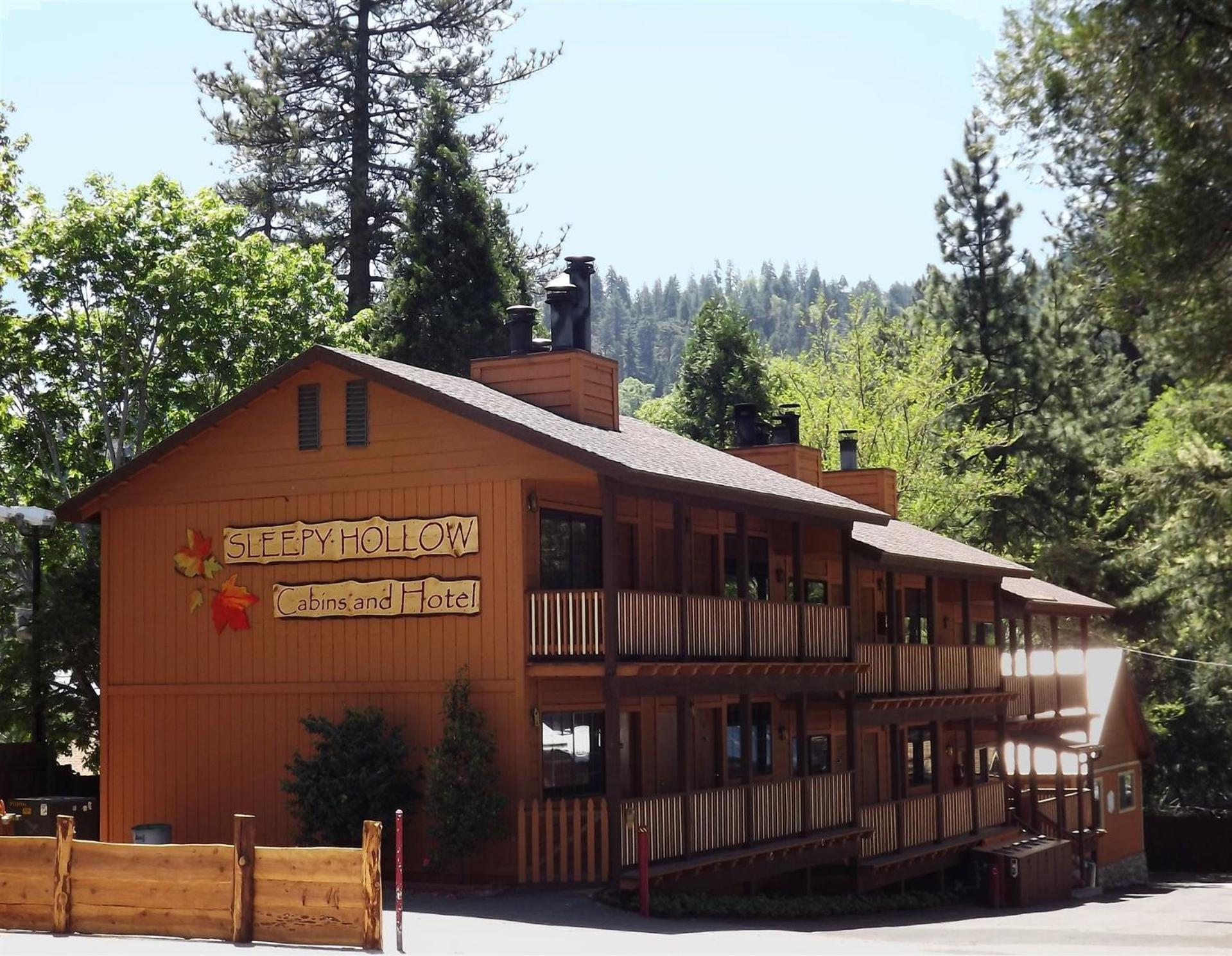 Sleepy Hollow Cabins And Hotel Crestline Екстериор снимка