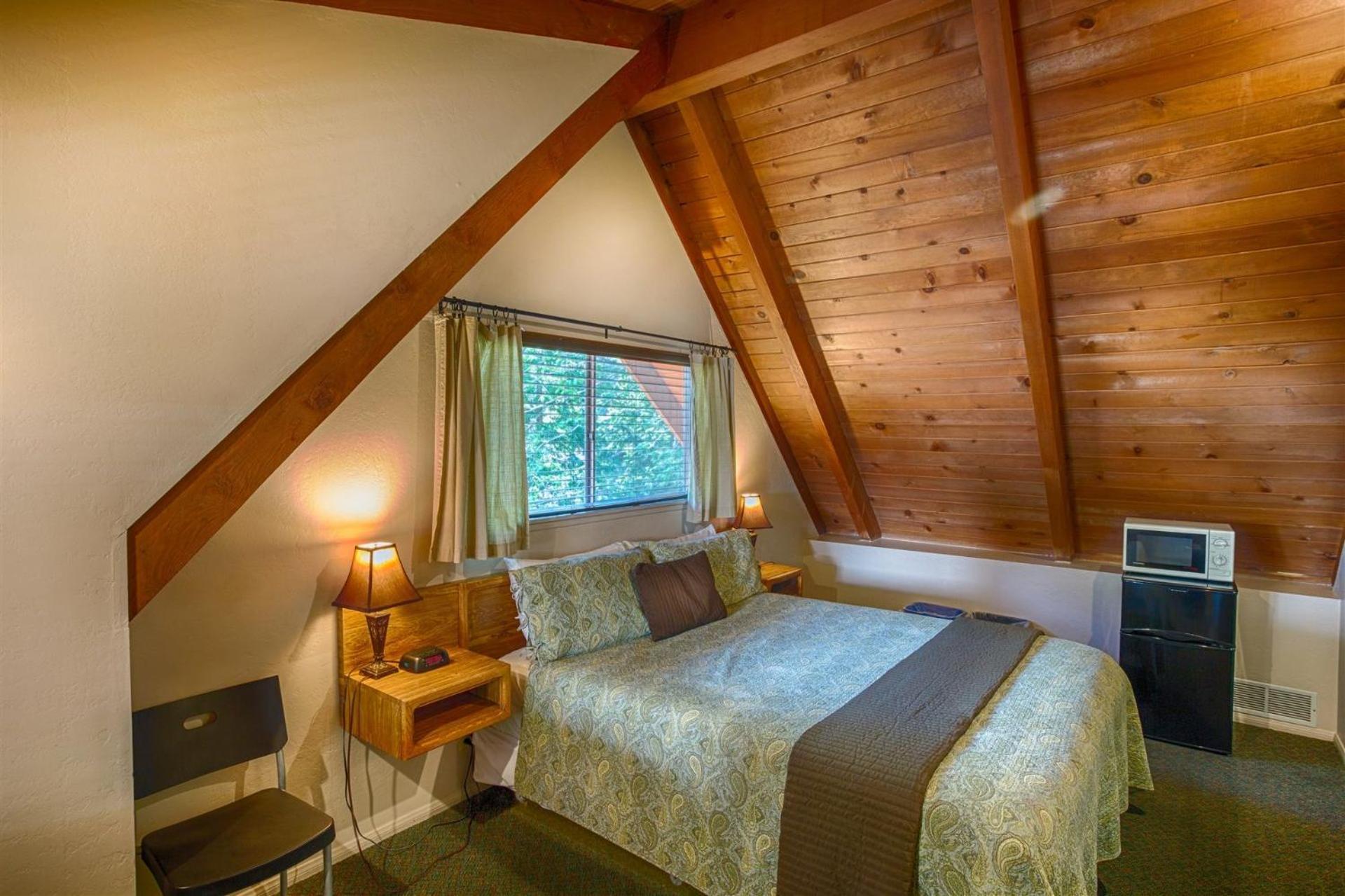 Sleepy Hollow Cabins And Hotel Crestline Екстериор снимка