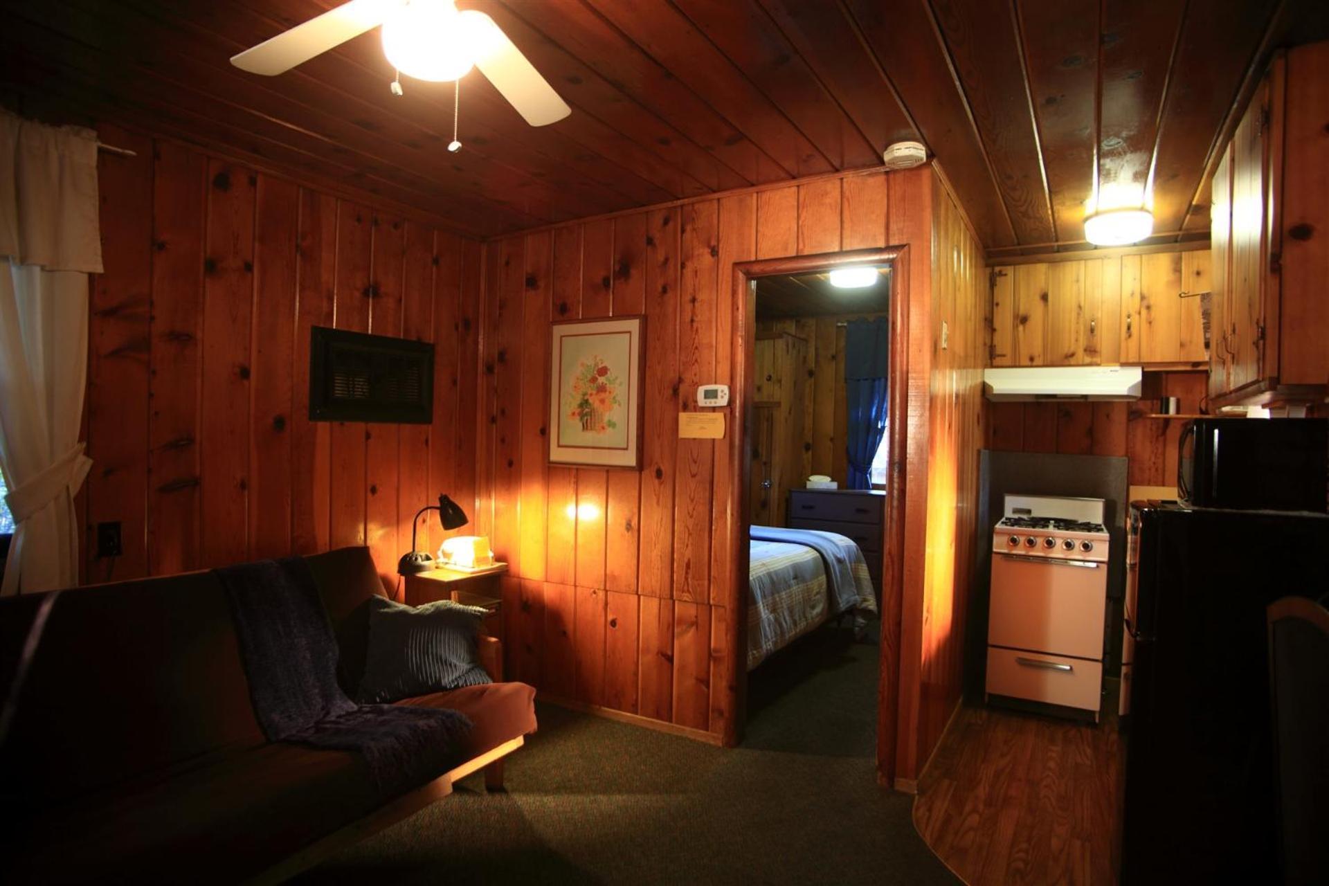 Sleepy Hollow Cabins And Hotel Crestline Екстериор снимка