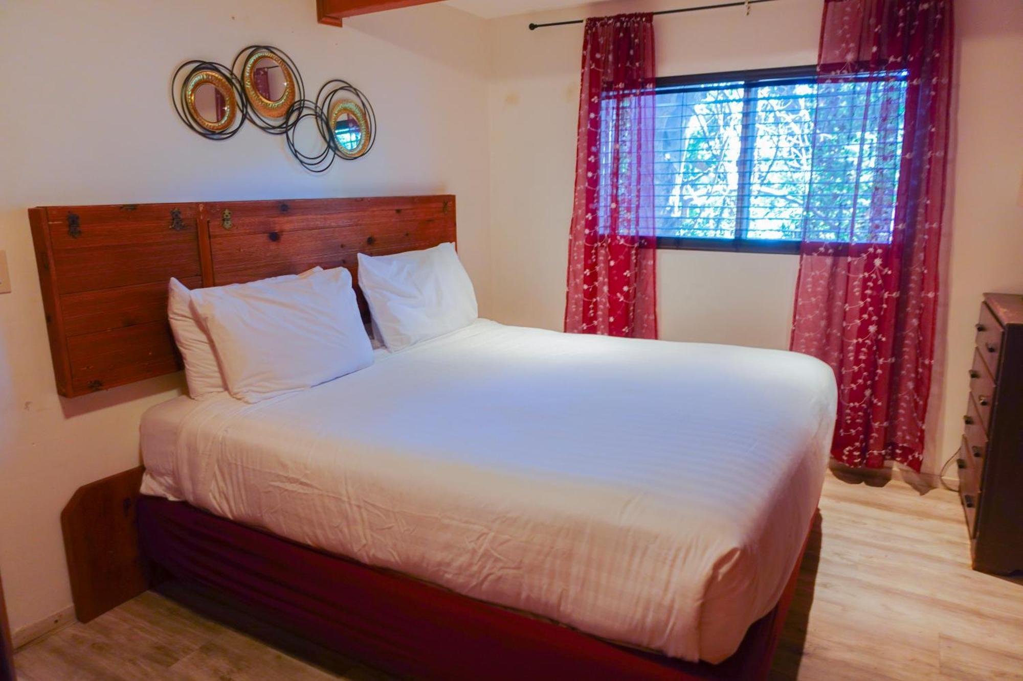 Sleepy Hollow Cabins And Hotel Crestline Екстериор снимка