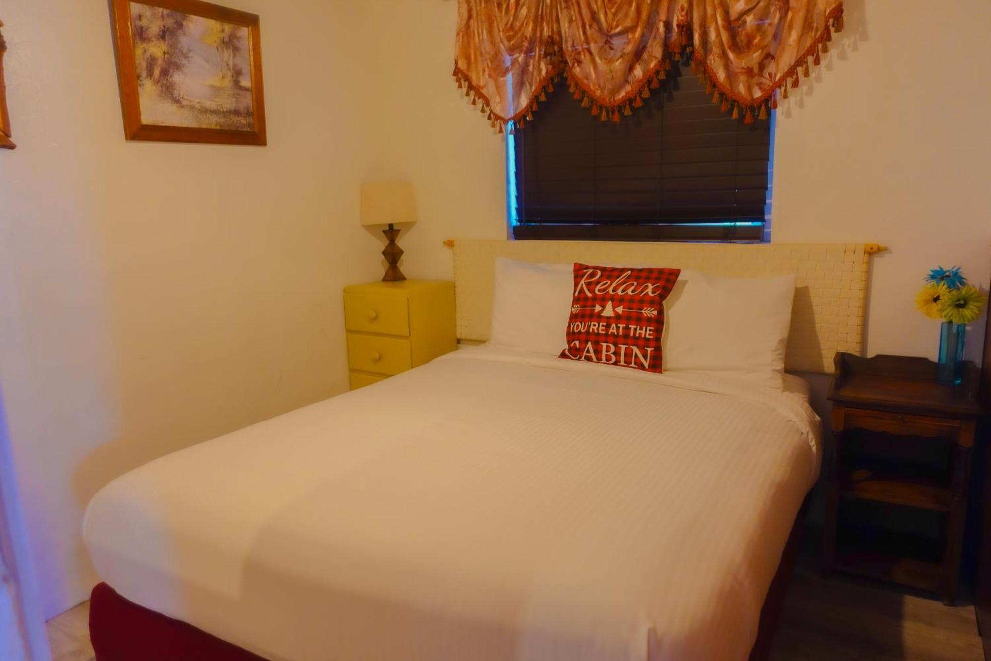 Sleepy Hollow Cabins And Hotel Crestline Екстериор снимка