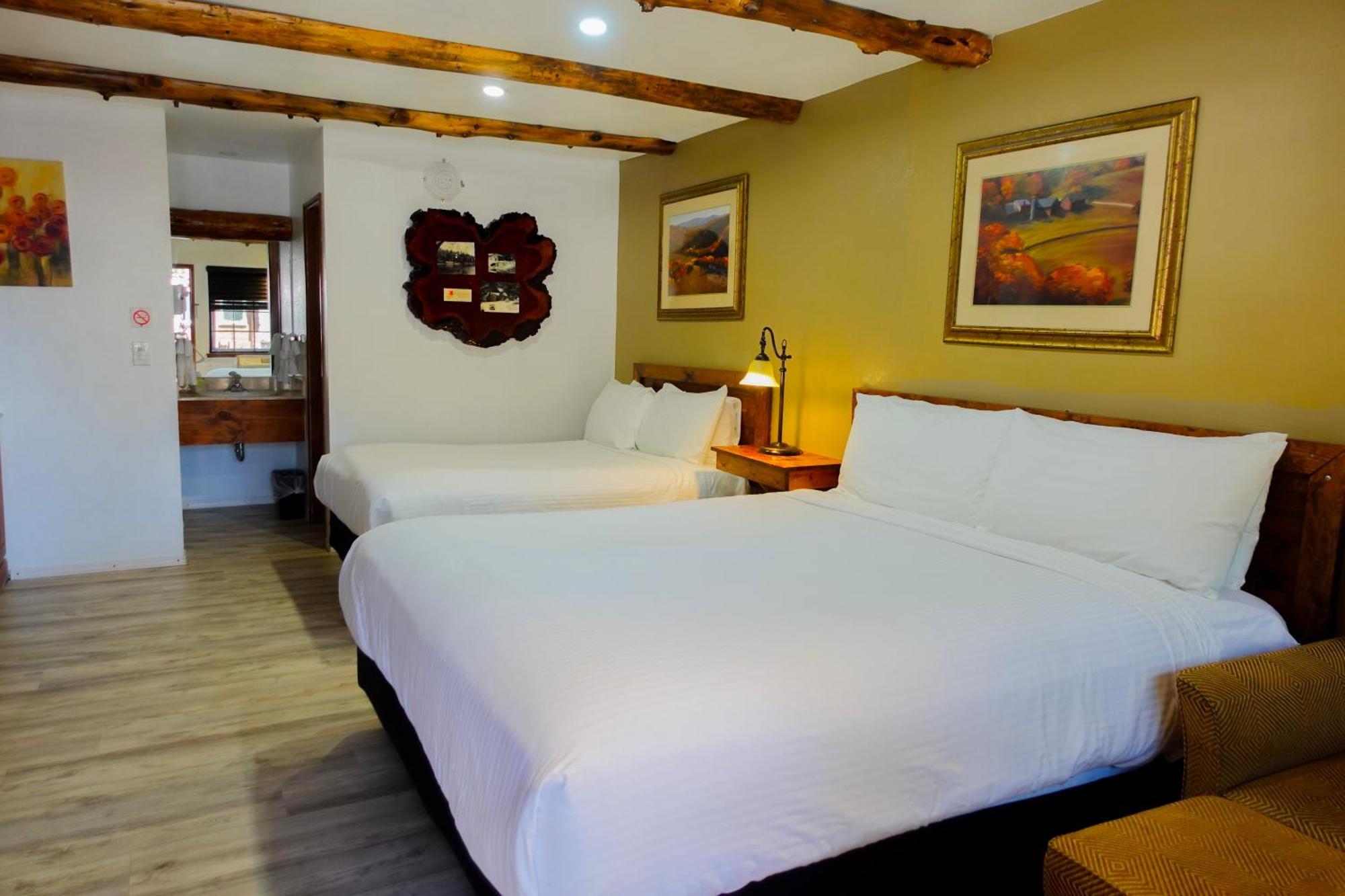 Sleepy Hollow Cabins And Hotel Crestline Екстериор снимка