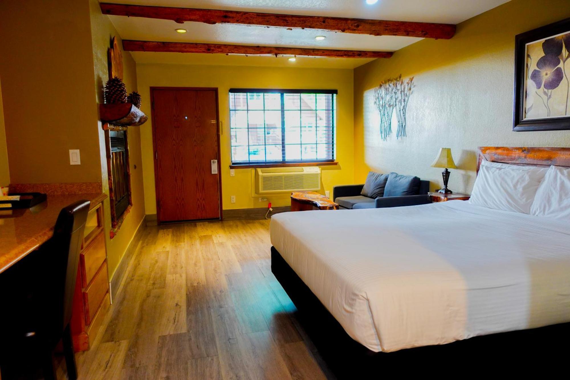 Sleepy Hollow Cabins And Hotel Crestline Екстериор снимка
